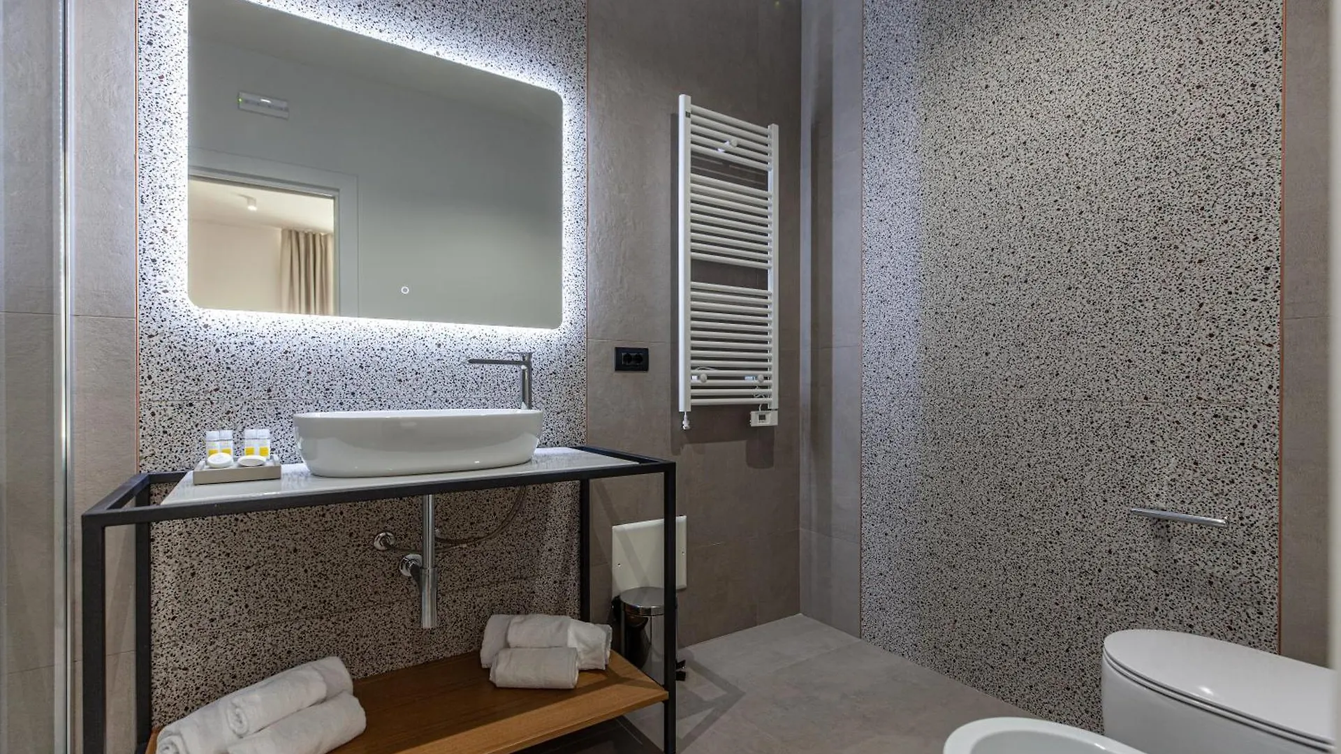 Rh Lifestyle Rooms & Suites Όλμπια