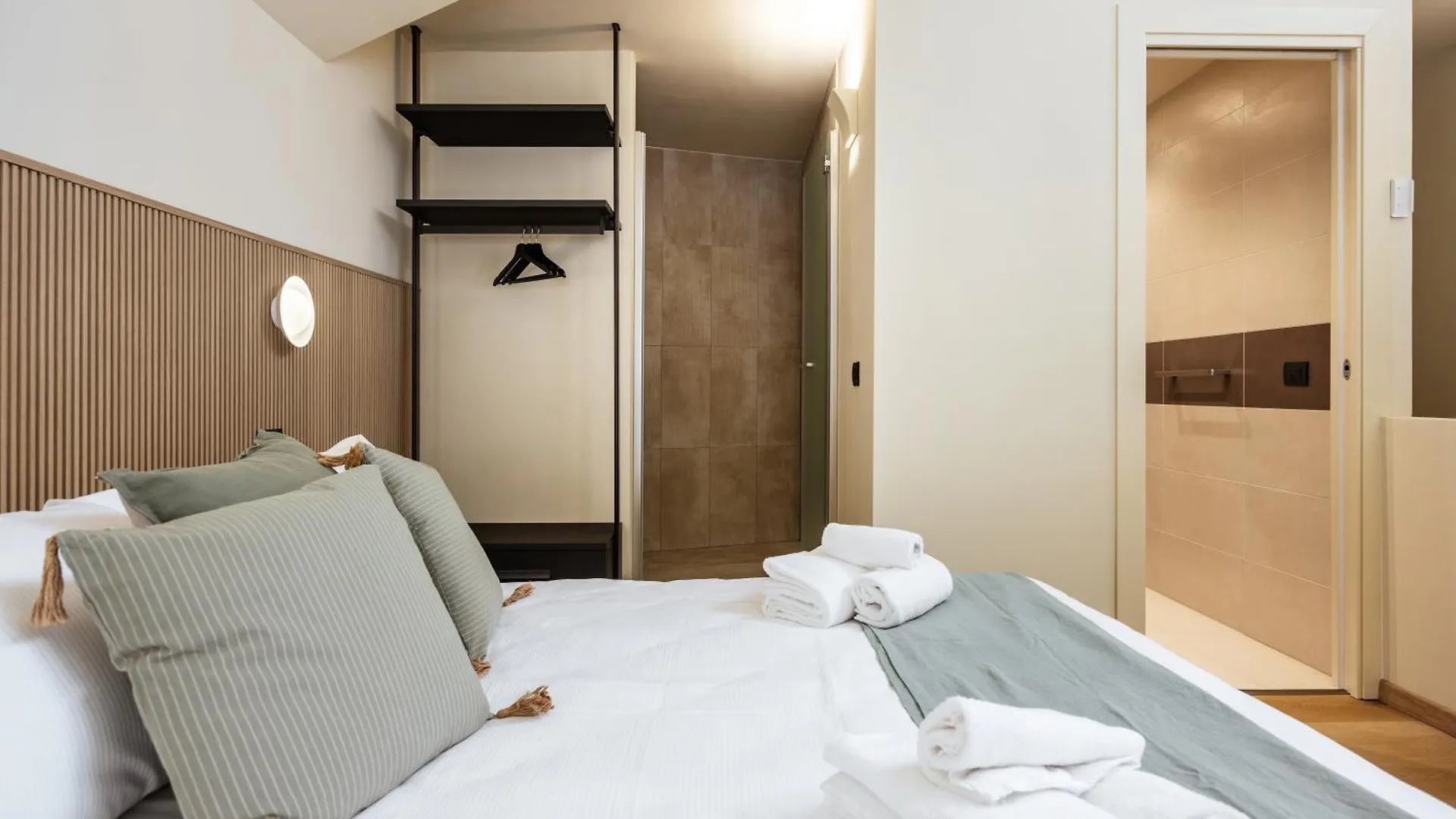 Πανσιόν Rh Lifestyle Rooms & Suites Όλμπια