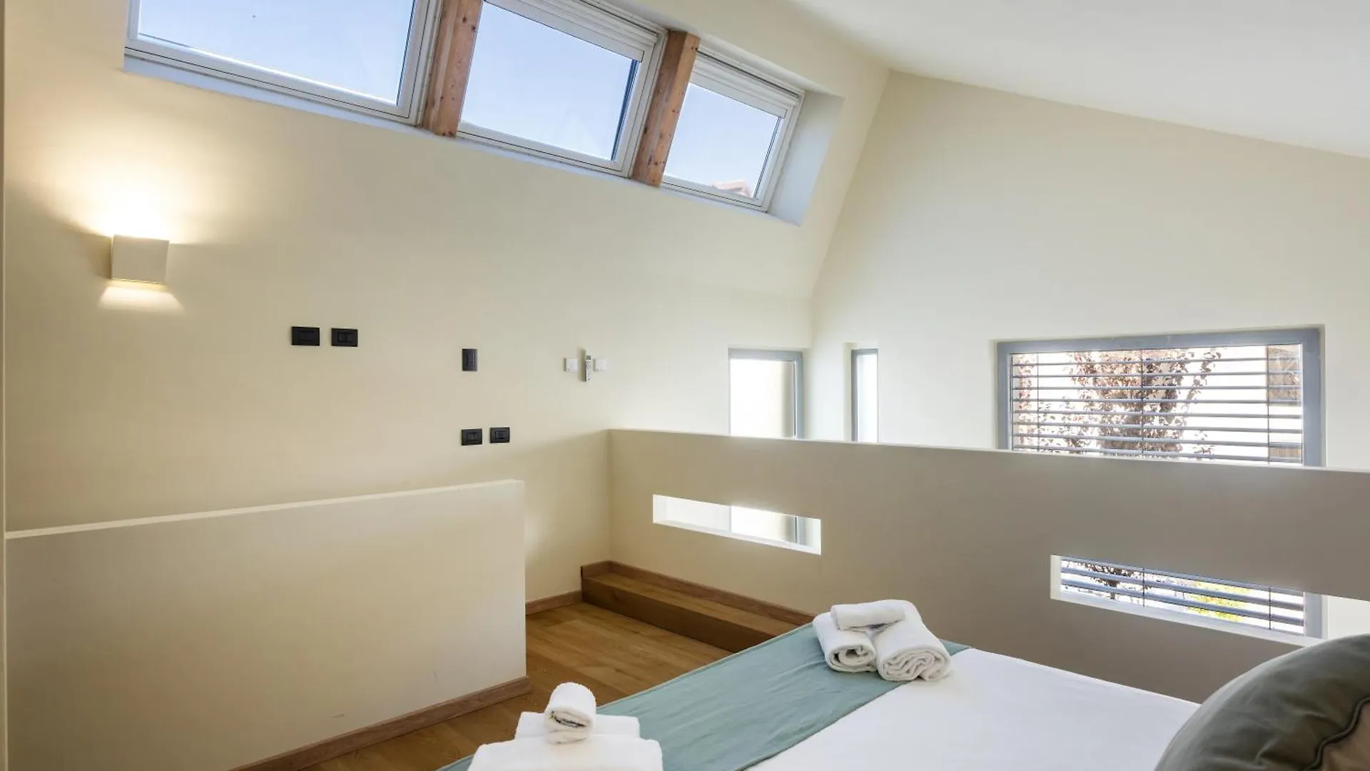 Rh Lifestyle Rooms & Suites Όλμπια Πανσιόν